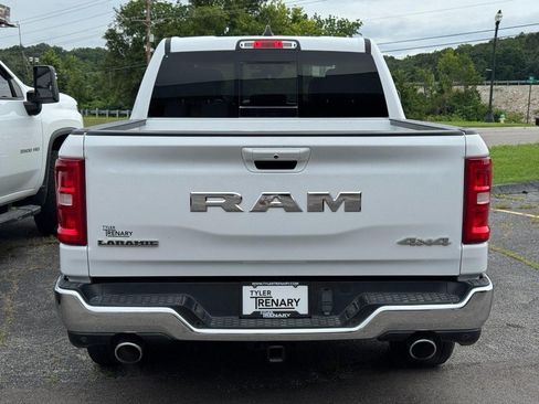 Used 2025 RAM 1500 Laramie AWD/4WD image 5
