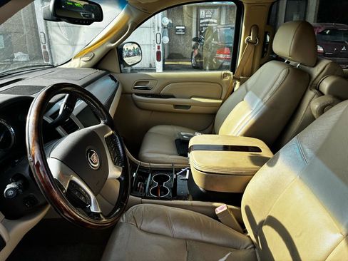 Used 2009 Cadillac Escalade AWD image 40