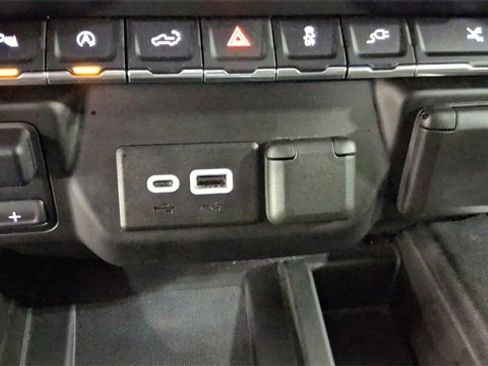Used 2022 Chevrolet Silverado 1500 LTZ w/ Technology Package image 31