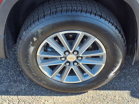 Used 2023 Chevrolet Traverse LT image 9