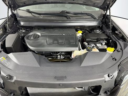 Used 2021 Jeep Cherokee Latitude Lux w/ Comfort/Convenience Group image 32