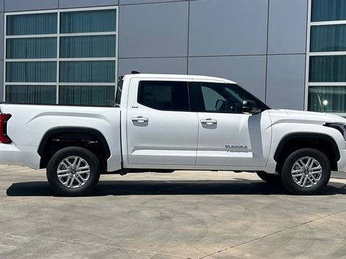 New 2026 Toyota Tundra SR5 w/ SR5 Premium Package AWD/4WD image 3