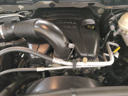 Used 2015 RAM 1500 Lone Star RWD image 30
