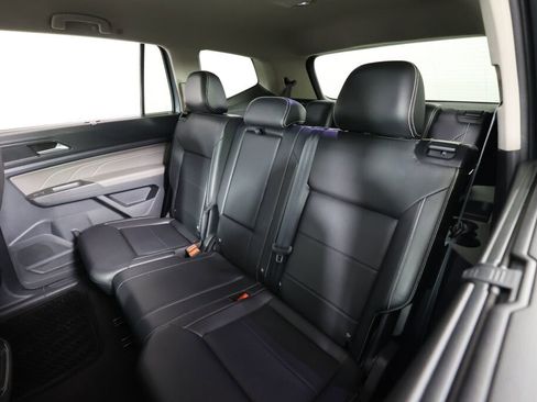 Used 2022 Volkswagen Atlas SE w/ Black Wheel Package image 15