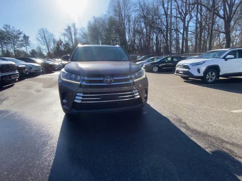 Used 2017 Toyota Highlander Limited image 9