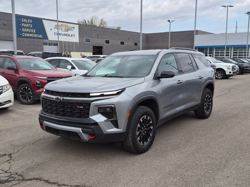 Used 2025 Chevrolet Traverse Z71 AWD/4WD image 8