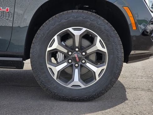 New 2026 GMC Yukon AT4 Ultimate AWD/4WD image 9