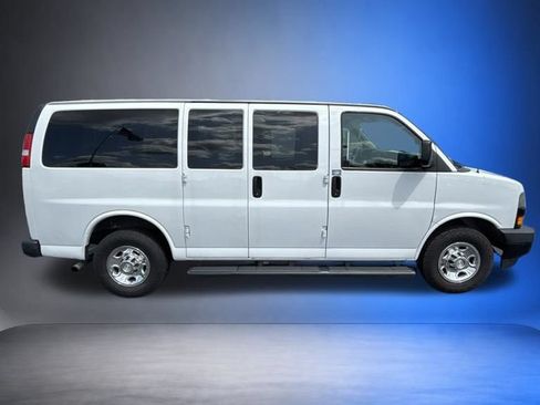 Certified 2018 Chevrolet Express 3500 LS RWD image 4