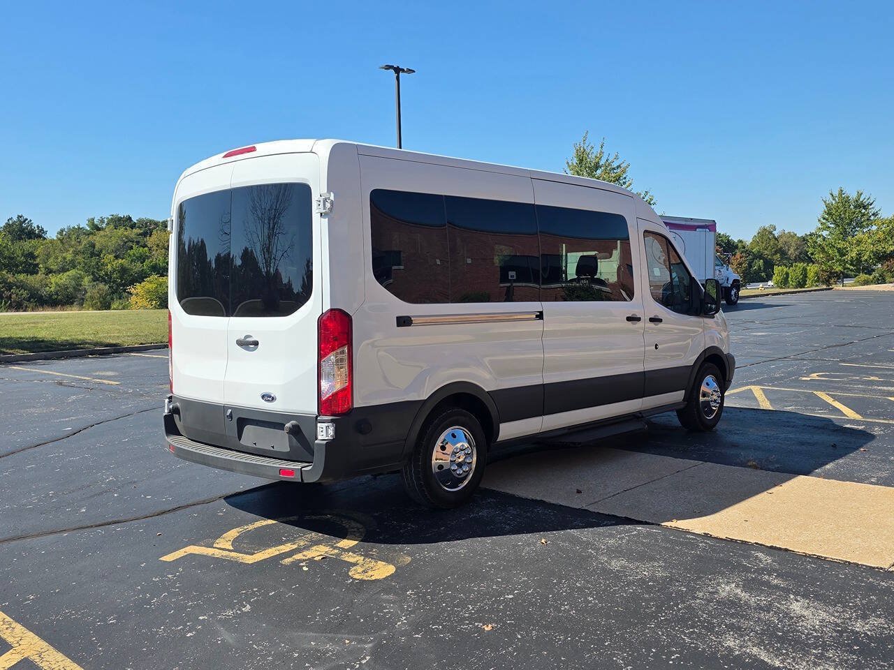 Used 2017 Ford Transit 350 XLT RWD image 6