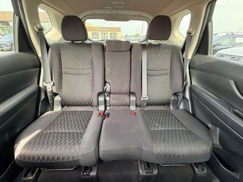 Used 2019 Nissan Rogue SV w/ Premium Package FWD image 28