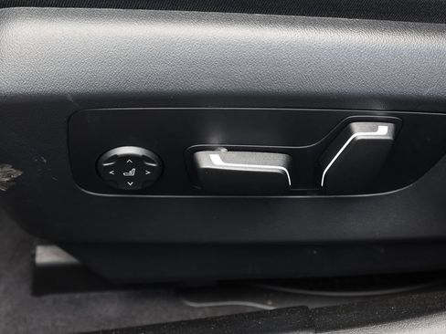Used 2026 BMW 530i RWD image 18