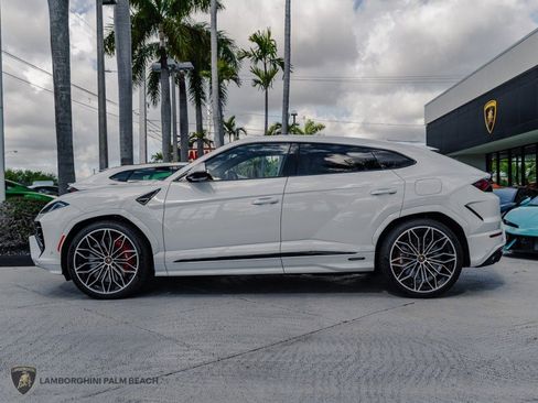 Used 2025 Lamborghini Urus SE image 2