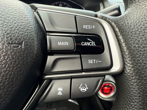 Used 2018 Honda Accord EX image 29
