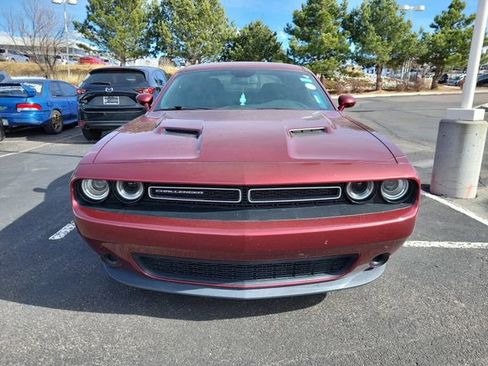 Used 2020 Dodge Challenger SXT image 2