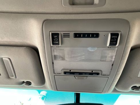 Used 2009 Toyota Land Cruiser image 18