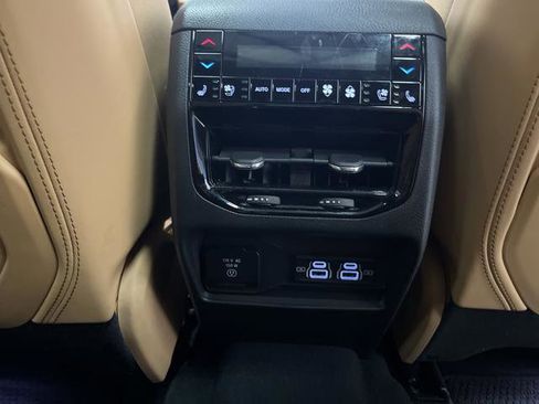 Used 2024 Jeep Grand Cherokee L Summit image 38