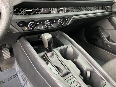 Used 2025 Honda Accord SE image 28