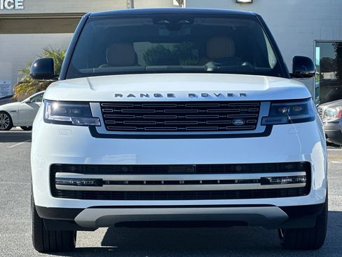 New 2025 Land Rover Range Rover SE image 8