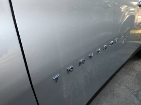 Used 2020 Chevrolet Traverse LS FWD image 10