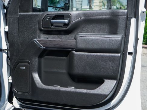 Used 2022 Chevrolet Silverado 2500 LTZ w/ LTZ Plus Package image 43