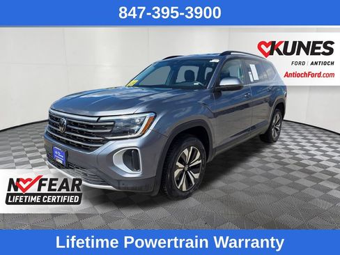 Used 2024 Volkswagen Atlas SE AWD/4WD image 3