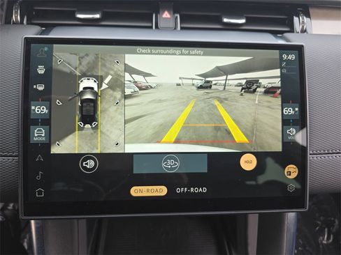 Certified 2025 Land Rover Discovery Sport Dynamic SE image 25