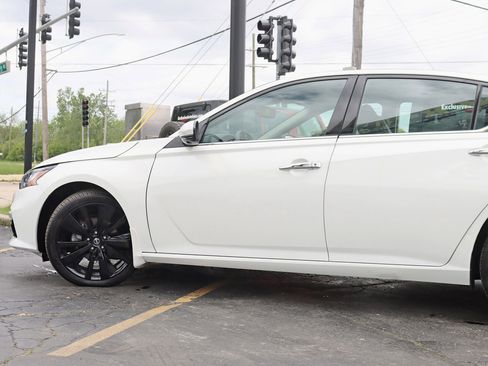 Used 2019 Nissan Altima 2.5 Platinum AWD/4WD image 13