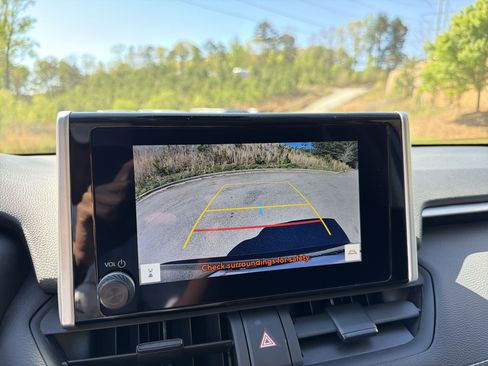 Used 2024 Toyota RAV4 LE image 29