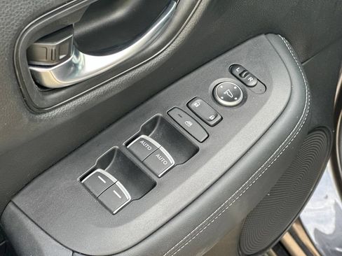 Used 2024 Honda HR-V EX-L image 17