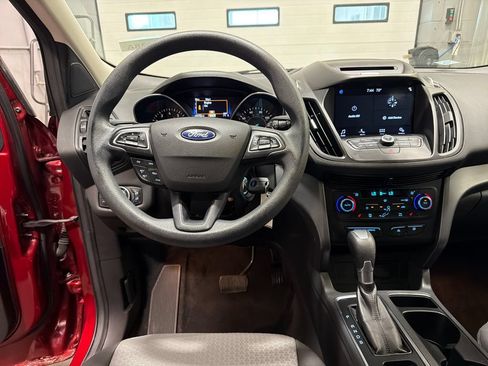 Used 2017 Ford Escape SE w/ Equipment Group 201A AWD/4WD image 5