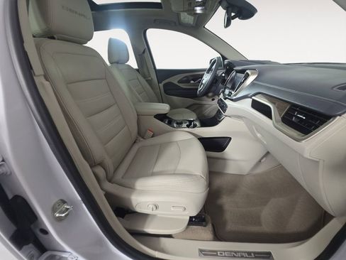 Used 2023 GMC Terrain Denali w/ Denali Premium Package image 15