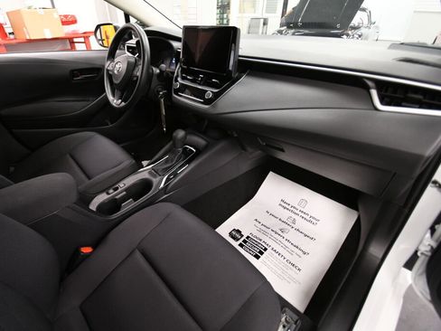 Certified 2024 Toyota Corolla LE image 27