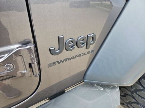 Used 2023 Jeep Wrangler Unlimited Sport AWD/4WD image 26