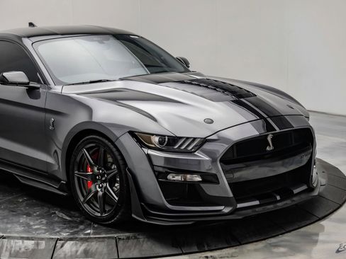 Used 2021 Ford Mustang Shelby GT500 w/ Carbon Fiber Track Pack RWD image 33