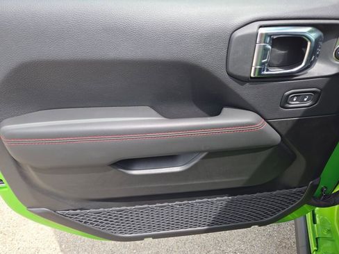 New 2025 Jeep Gladiator Rubicon image 17