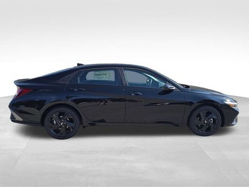 New 2026 Hyundai Elantra SEL Sport FWD image 6