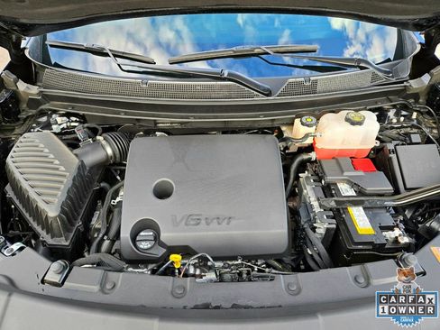 Used 2024 Chevrolet Traverse RS image 18