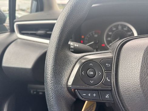 Used 2022 Toyota Corolla LE image 12
