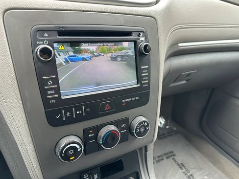 Used 2014 Chevrolet Traverse LS FWD image 24