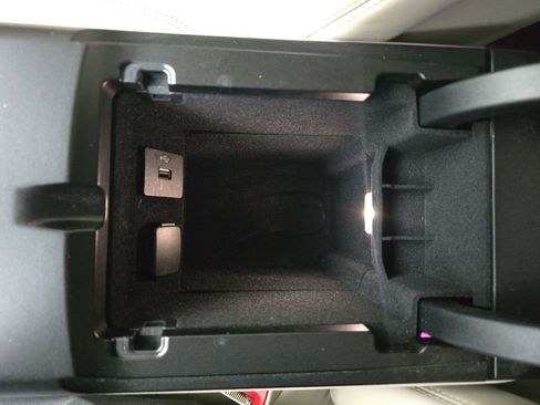 Used 2018 Lincoln MKX Select w/ Select Plus Package image 22