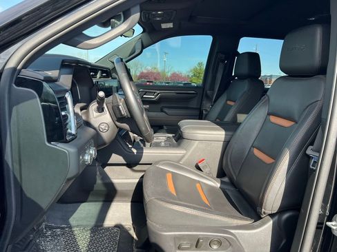 Used 2023 GMC Sierra 1500 AT4 w/ Technology Package image 8