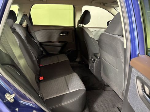 Used 2023 Nissan Rogue SV image 18