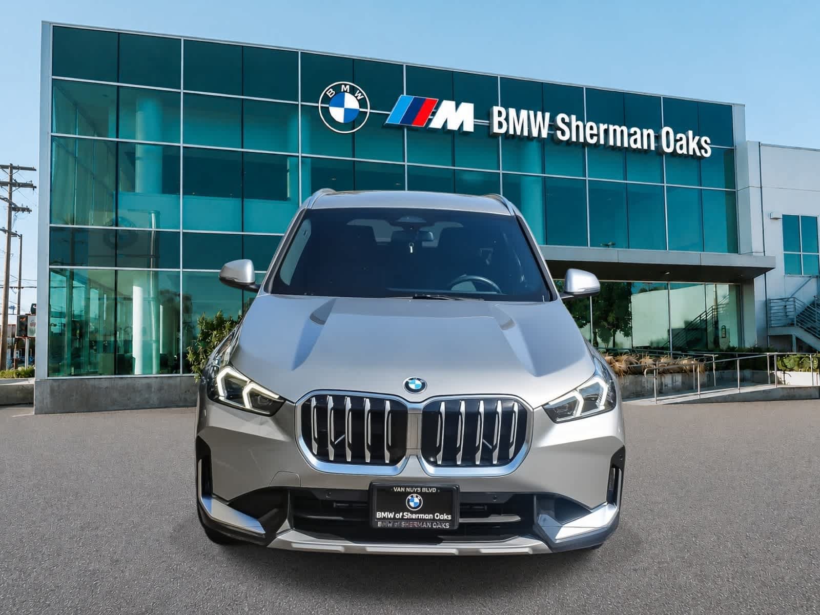 Used 2023 BMW X1 xDrive28i w/ Convenience Package AWD/4WD image 2