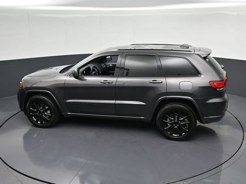 Used 2021 Jeep Grand Cherokee Laredo X RWD image 27