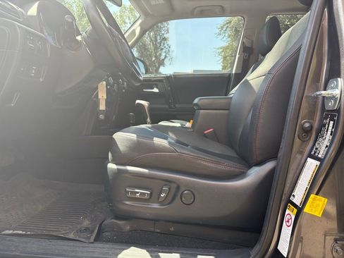 Used 2019 Toyota 4Runner TRD Off-Road Premium AWD/4WD image 9