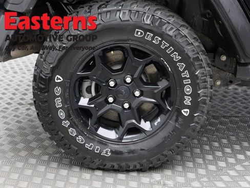 Used 2023 Jeep Wrangler Unlimited w/ Cold Weather Group AWD/4WD image 30