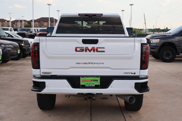 Used 2025 GMC Sierra 2500 AT4 w/ AT4 Premium Plus Package AWD/4WD image 5