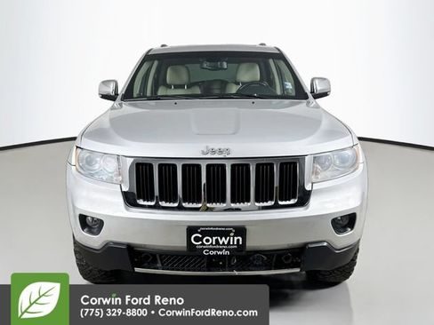 Used 2011 Jeep Grand Cherokee Limited w/ Luxury Group II AWD/4WD image 2