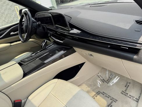 Used 2022 Cadillac Escalade ESV Premium Luxury AWD/4WD image 38
