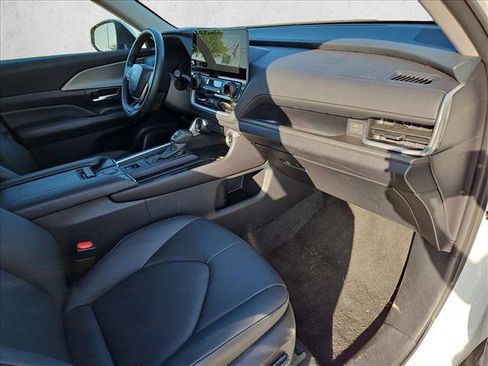 Used 2025 Toyota Grand Highlander FWD image 22